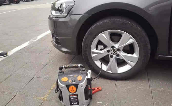 桐柏汽车搭电案例